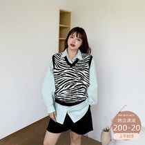 King grape slightly fat mm large size 2020 autumn V-neck sleeveless sweater zebra striped sweater vest top female