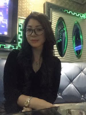 衣服挺好看的，很修身显气质