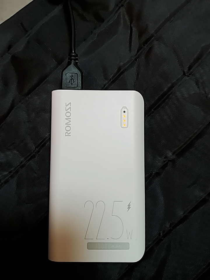 真实解析iphone小米20w快充移动电源好用吗?怎么样呢?优缺点爆料测评