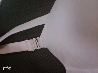 和卖家图片一样粉粉的很好看，面料很软舒服。还可以。值得购买