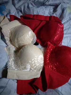 宝贝收到了，大小正好，摸着质量也很好，款式也很好看，还没穿呢？穿过之后再来追评