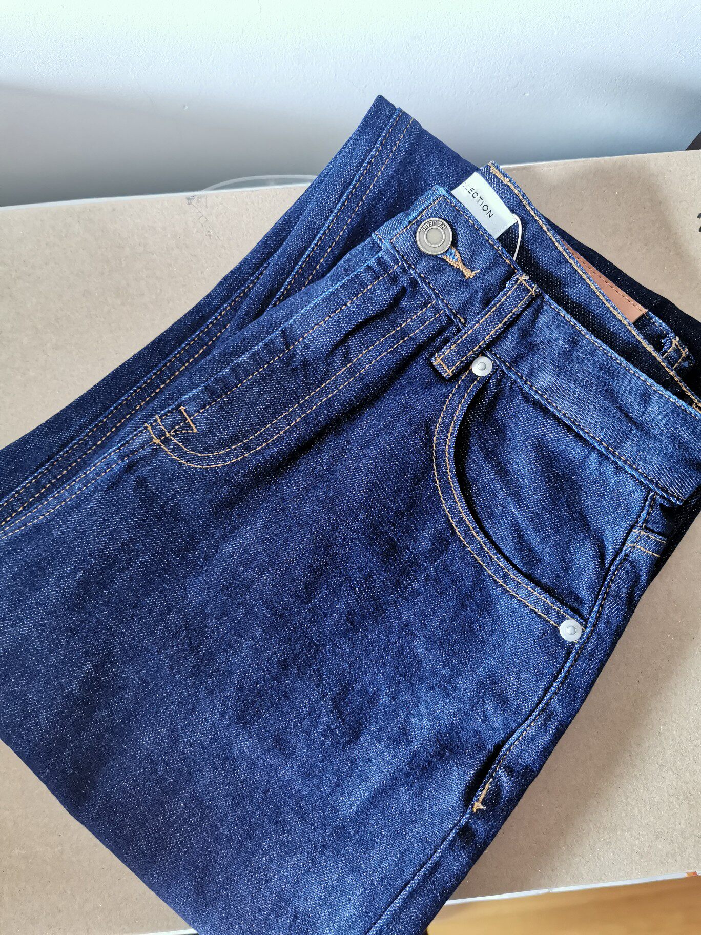 新手必看:窄幅牛仔裤怎么样?专家们分析真相如何