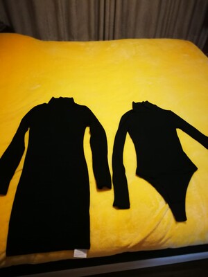 买了两款，裙子的是螺纹纯棉面料，T恤的感觉像是螺纹莫代尔面料，比裙子的薄许多，不过单穿都只能适合20到25度穿，冬天穿里面看怎么套怎么搭配了吧，质量还可以吧。