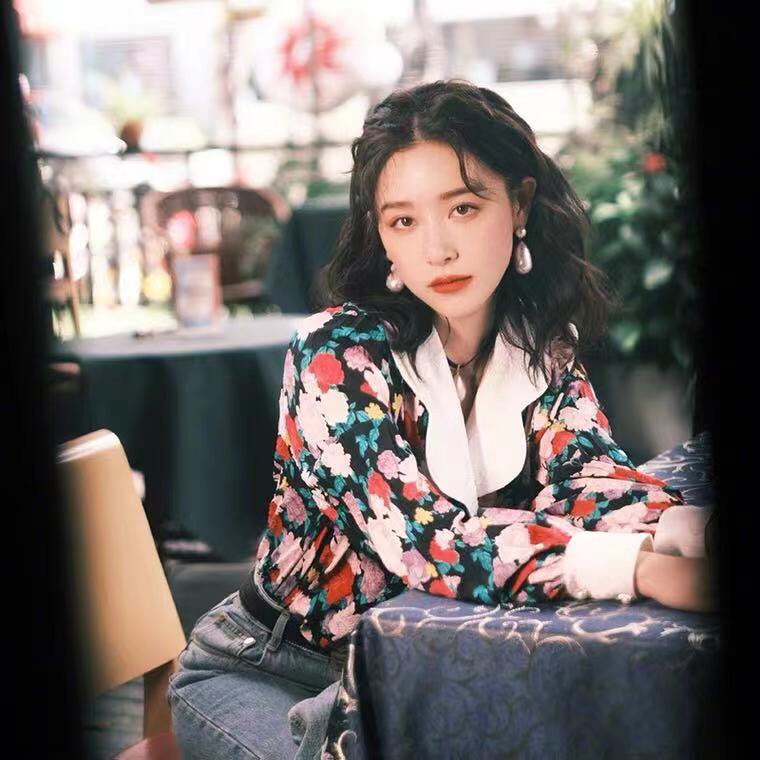 明星阚清子同款2021早秋港风复古碎花灯笼袖衬衫设计感长袖上衣女