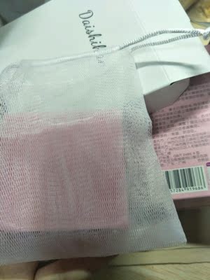 用了好长一段时间了，挺好用的味道挺持久，私处用也没关系，卖家服务也不错，嗯，用完再买