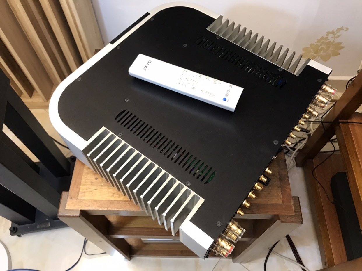 加拿大classe架势cap2100合并功放触摸屏成色一流