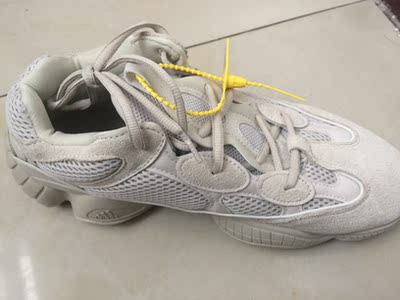 鞋子帅气，主要质量也挺不错的🚶🏻