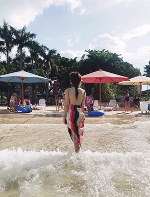 好看，设计很棒，色彩鲜艳，很适合拍照