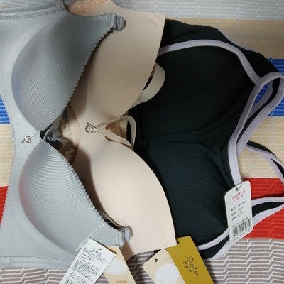 双十一0-2点三件6.6折实在是很划算，粉色这款是之前买过的款式，这次换了个颜色，个人不喜欢戴钢圈的，挑的都是无钢圈简约版的