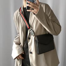 KAFKAsSHOP Contrast Envelope shoulder bag Men and Women Same Shoulder Bag Han Chao Simple Fashion Flip Hand bag