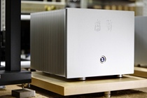 Old Qin Qin Dynasty - - - Flagship mono HIFI post-stage QC1450 fever pure post-stage amplifier power amplifier Home