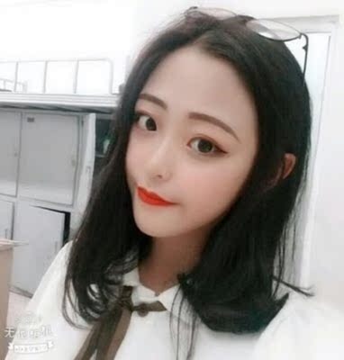 这款脱毛膏真的太好了，看朋友用别的脱毛膏脱毛贴感觉好痛流血了都，所以一直都不敢用，这次看评论都说不痛而我是那种敏感皮肤怕过敏，红痒，用过以后完全没有这个反应，可以放心使用，现在我手臂，大腿和腋下那些让人困扰的长毛全部都脱干净了，整个人都感觉清爽了很多。