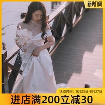 Main wedding dress 2020 spring bride retro satin French Hepburn simple temperament one-shouldered gauze female tail