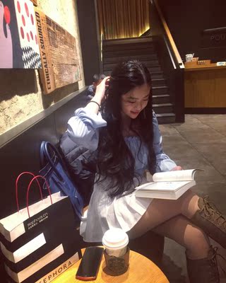 他家衣服太美了 一直关注好久 买了好多件衣服了在他家 大家快看 超美的 我这个模特不好看 哈哈哈忽略我