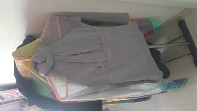 衣服收到，特别喜欢，很时尚，性感，漂亮，穿上特别女人👩，哈哈谢谢卖家