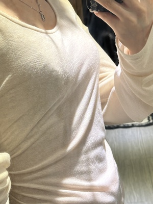 不是 谁家内衣是尖的啊 尴尬死了 刚出门又回家换 早八本来就烦啊啊啊啊啊服了啊 最后一张同样也是蕾丝款 😅