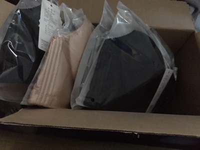 趁着这次双十一活动,一下子买了五件,够穿很久了。看到新的内衣很开心,这款简单的一直在穿,挺舒服,质量很好,没发现褪色和变形 趁着这次双十一活动,一下子买了五件,够穿很久了。看到新的内衣很开心,这款简单的一直在穿,挺舒服,质量很好,没发现褪色和变形