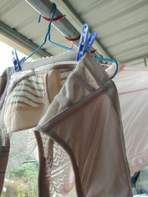 内衣质量还不错，很柔软很舒服，只要选对杯罩和文胸款式就好，我是选择罩杯比推荐的大一个杯，因为我按照推荐的B杯买，穿起来就压胸，选了C杯以后，非常舒服，没有束缚感很轻薄透气，有运费险很好，不合适可以退换。