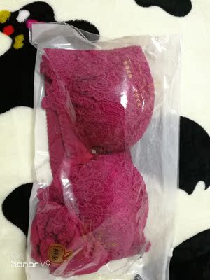 款式好看,挺合身的,集中效果还不错。颜色很正很漂亮。价格也很便宜呢。 款式好看,挺合身的,集中效果还不错。颜色很正很漂亮。价格也很便宜呢。