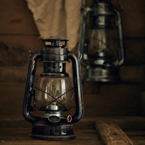 ins wind retro retro old-fashioned wrought iron portable kerosene lamp Home study cafe ornaments photography props