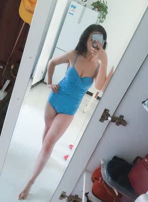 颜色正，质量好，聚拢显瘦没毛病！下次泡汤就是它了。