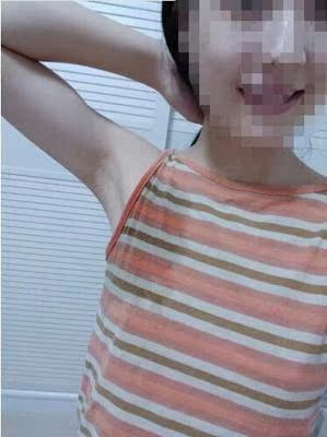 效果比我想像的好，非常干净不留痕迹，直接把腋下洗干净抹上脱毛膏，等十分钟就可以脱了，一点都不费事时超级方便的。是我用过最好的一款脱毛膏，很满意效果奥！温和不刺激还脱的很干净，主要是这款有绝毛的效果，现在毛毛长的慢了很多，摸着感觉变得细软了很多，绝毛效果超级好