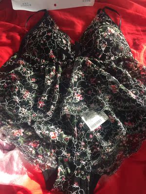 双十一真是一个剁手的日子 一下囤了一堆货 够穿一段时间的了 质量感觉不错 双十一真是一个剁手的日子 一下囤了一堆货 够穿一段时间的了 质量感觉不错