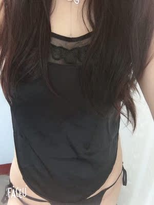 睡衣款式时尚。黑色显瘦超级性感。料子柔软亲肤。做工也很精细。穿上以后性感十足,很有女人味。诱惑力杠杠的。喜欢。 睡衣款式时尚。黑色显瘦超级性感。料子柔软亲肤。做工也很精细。穿上以后性感十足,很有女人味。诱惑力杠杠的。喜欢。