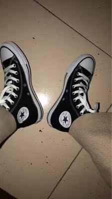 好看，经典百搭款啊，质量不错，这个价格值了。