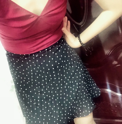 已经是老顾客了 这次一下子买了3件 还没时间出去玩拍照 但是真的好看 喜欢她家衣服的风格和设计！