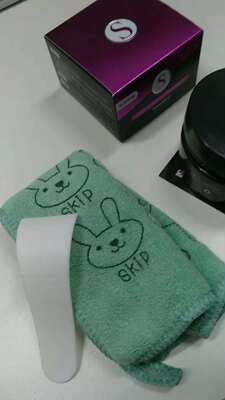 这个脱毛效果很好，而且保湿效果真的非常明显。它的舒暖水维持度也很高刚涂完是很香香的，脱毛很快，而且很干净。并且脱完之后残余的黑点也不是很明显。非常喜欢，物流真的超级快买完两天就到了店家服务也很好，满意5星好评