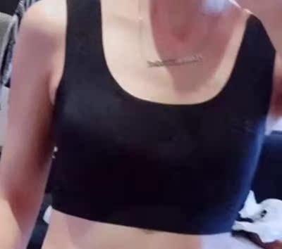 效果还不错呢，之前黑色素确实比较重，用了这个，黑色素真的慢慢淡化了，使用部位变得粉嫩了，没有出现副作用。很安全的，好用，有想淡化黑色素的姐妹们可以试试呢，价格也便宜哦。