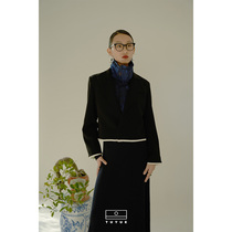 (Fashion Week) painted moon design short cushion shoulder black casual suit jacket female summer and summer thickened national wind suit