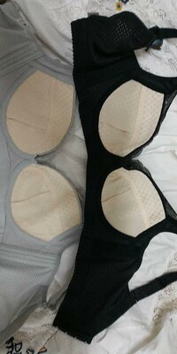 好评！内衣质量不错，款式很漂亮，穿上试了一下很舒服不勒肉很透气。很满意！