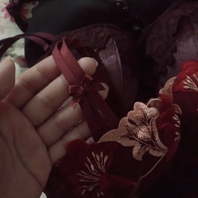 喜欢，很好看，我是歌瑞儿的忠实粉丝，每年双十一必买，12点付款的时候慢了一点，有几款喜欢内衣都被抢光了，不然会多买几套