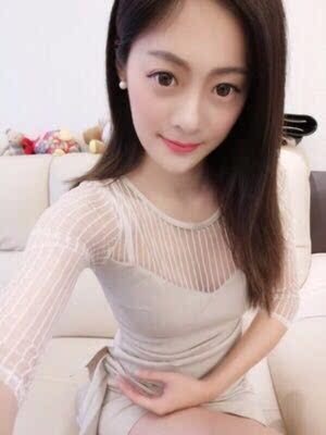 不错的产品，非常温和，皮肤吸收起来也快，最近几天胸部有点发胀，问了客服说这是胸部在吸收营养，慢慢用会效果出来的，所以我很期待，给自己加油！