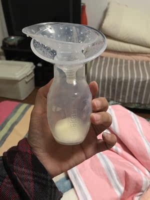 保护罩挺好的,内陷的,乳头破的都推荐使用,带上宝贝吃奶不怎么疼,还是稍微有点疼痛,但是比宝宝直接吸乳头缓解了很多。但是带上以后宝宝吸的很累,有时候吃40分钟也吃不饱,吃完以后感觉没有吸干净,乳房里还有很多奶,宝宝还没吃饱。但是对于一个宝宝根本不吃母乳的我来说,能实现亲喂已经很满足了,稍微贴点奶粉也可以。 保护罩挺好的,内陷的,乳头破的都推荐使用,带上宝贝吃奶不怎么疼,还是稍微有点疼痛,但是比宝宝直接吸乳头缓解了很多。但是带上以后宝宝吸的很累,有时候吃40分钟也吃不饱,吃完以后感觉没有吸干净,乳房里还有很多奶,宝宝还没吃饱。但是对于一个宝宝根本不吃母乳的我来说,能实现亲喂已经很满足了,稍微贴点奶粉也可以。