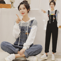 Early autumn wear 2021 new female students loose work wear pants small suspenders Jeans sweater set