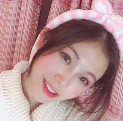 这款喷雾非常干净不留痕迹，用起来也很方便，等几分钟就可以脱了，一点都不费时超级方便的，这个用着也不刺激皮肤不过敏，也不会出现不良的反应，这点非常好，用在腿上的，拿纸巾就可以擦掉，很方便。汗毛脱的很干净的。用过其他家产品，相比之下还是这个好用！用了后腿上的毛全部一下刮干，不痛而且，非常干净不留痕迹。