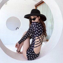 2021 new one-piece swimsuit woman covered with slim sexy dew back long sleeve triangular bikini Korean resort