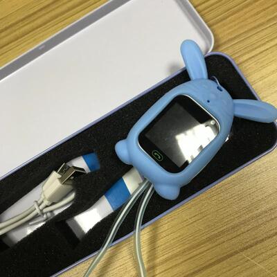 宝贝很喜欢，每天爱不释手，微聊和小朋友们经常联系，电池的续航也就1天左右，也不错了，值得购买，没有游戏，避免孩子沉迷游戏，挺好的，样式好看