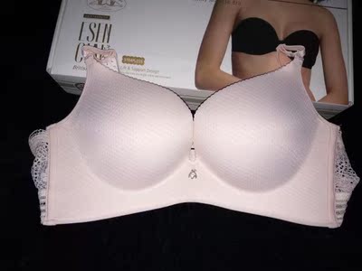 断奶一年多了,这家的内衣让我找回了自信。好穿又实惠,上次买了黑色,这次买肤色。女人永远觉得衣柜里少一件衣服,不同风格的衣服,又需要不同的内衣来搭配,所以我想慢慢的把家里其它内衣都扔了,全部换新。效果好不好,看图就知道。 断奶一年多了,这家的内衣让我找回了自信。好穿又实惠,上次买了黑色,这次买肤色。女人永远觉得衣柜里少一件衣服,不同风格的衣服,又需要不同的内衣来搭配,所以我想慢慢的把家里其它内衣都扔了,全部换新。效果好不好,看图就知道。