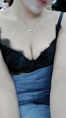 宝贝特别好，适合小胸，很少评价，这次超级喜欢