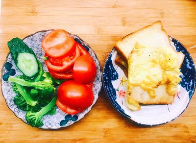 哈哈因为本仙女很懒，不想每一件商品都一样一样地去写好评，所以特意写了这样一个评论。但是这件商品无论是质量、材质还是款式，肯定都是本仙女所中意的，如果本仙女不喜欢的话，本仙女收到货肯定是会很生气的，很气很气的那种哦。不然这个评论肯定会变成那种喋喋不休，怨气横生，怨天怨地的那种。最后当然不可能忘了给这件商品一个好评，给各位爱淘宝的宝宝们一个购物参考，这个产品还是非常值得购买的！ 祝看到这条评论的各位小仙女们永远年轻漂亮美丽大方，永远都是16岁