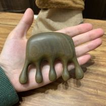 Massage comb new Yaos wood carving green sandalwood small fat hand hand hand grinding wood five teeth big round soothing Meridian comb