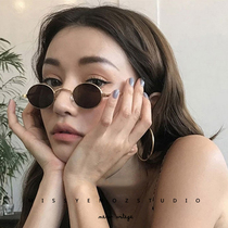 Korean version of tide retro Harajuku narrow frame cat eye sunglasses female ins Net red European and American hip hop round sun glasses ulzzang