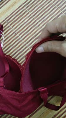 轻薄,喜欢,试了一下,还不错,聚拢也比较好 轻薄,喜欢,试了一下,还不错,聚拢也比较好