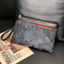 New 2022 handbags fashion men's handbags handbags men's handbags casual envelope camouflage wrist bag tide