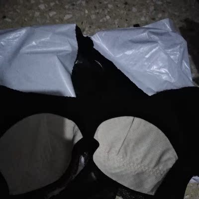 34码怎么这么大，味道怪怪的，拿到货后很失望的我。。。这个内衣薄的跟纸一样，跟平常的不一样。我为什么不在步行街买，后悔。