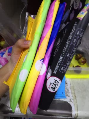 一次囤了两箱，能用好一阵了，之前买过高洁丝的卫生巾，颜值特别高，用着也好用，这次又来回购啦！！